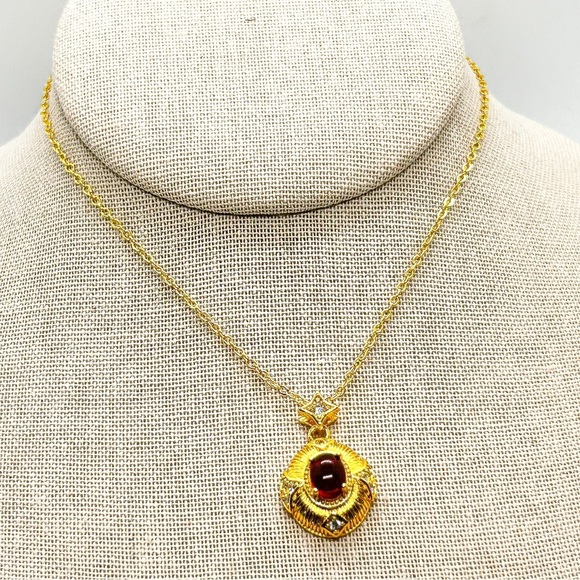 NWOT Elegant vintage style Red Stone Pendant 18K Gold Plated - Picture 6 of 12